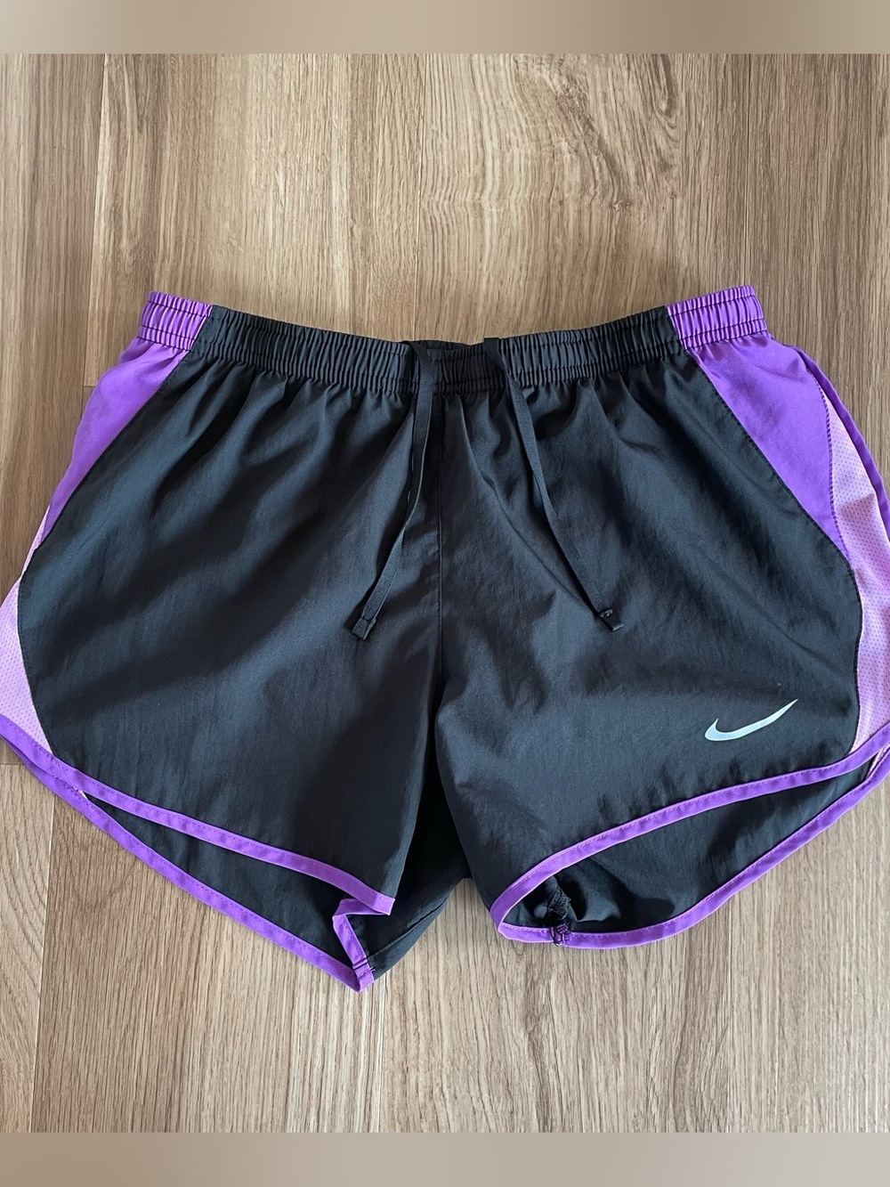 Nike Women’s Tempo Dri-FIT Black/Purple Running Shorts Drawstring Mesh Panels S